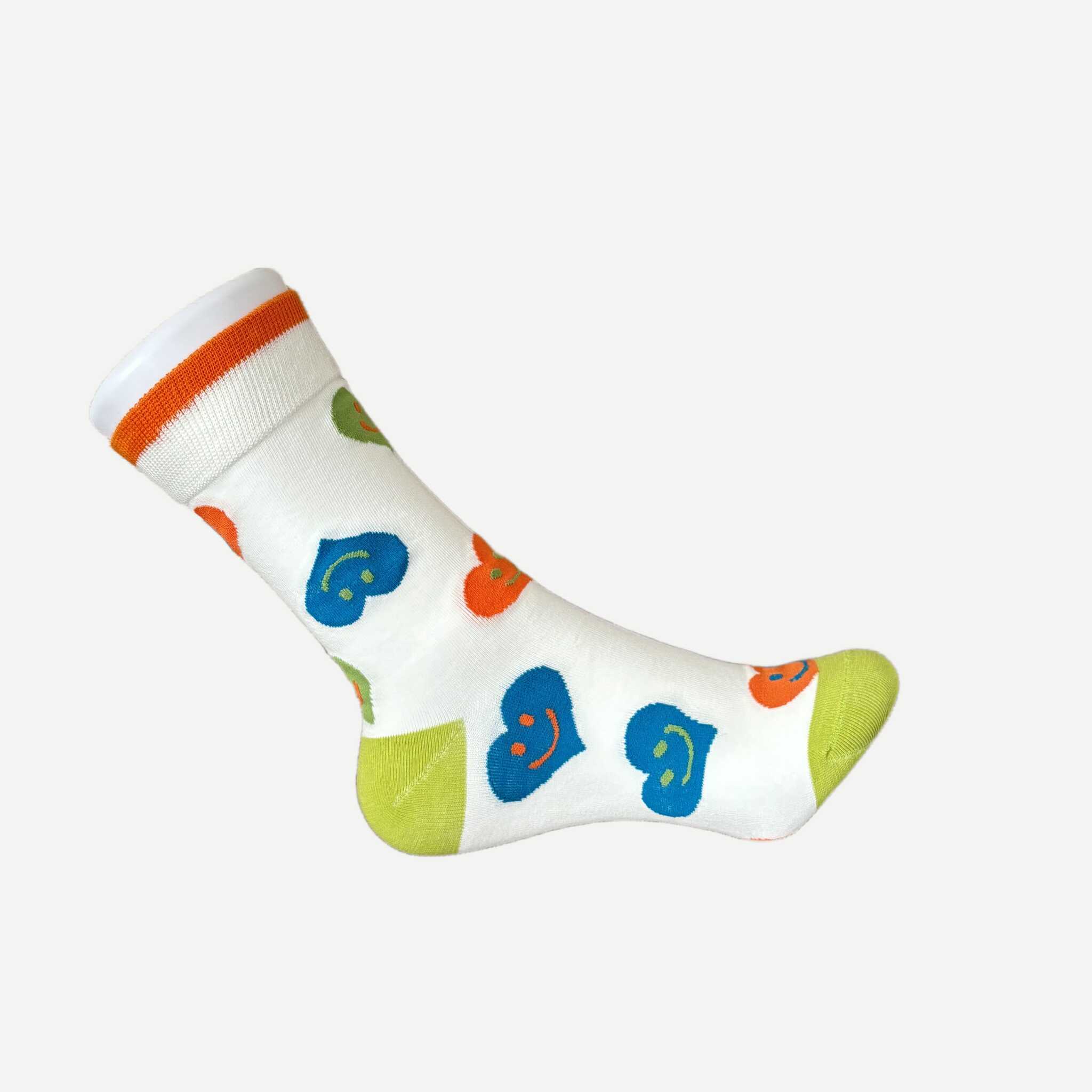 chaussettes-motif-fun-coeur-blanc-3